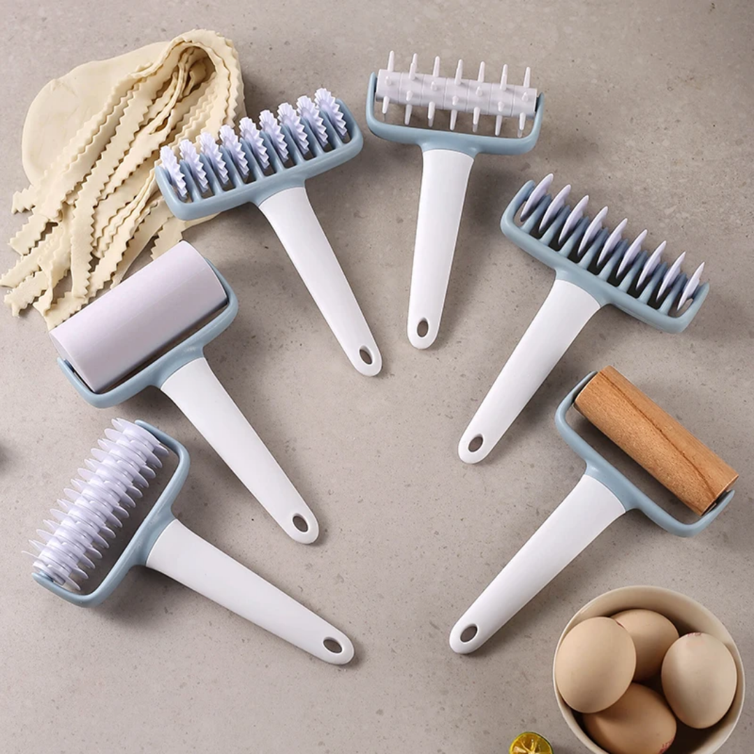 Plastic Rolling Pastry Cutter Roller Slicer for Fondant Cake Cookies Biscuit Style A